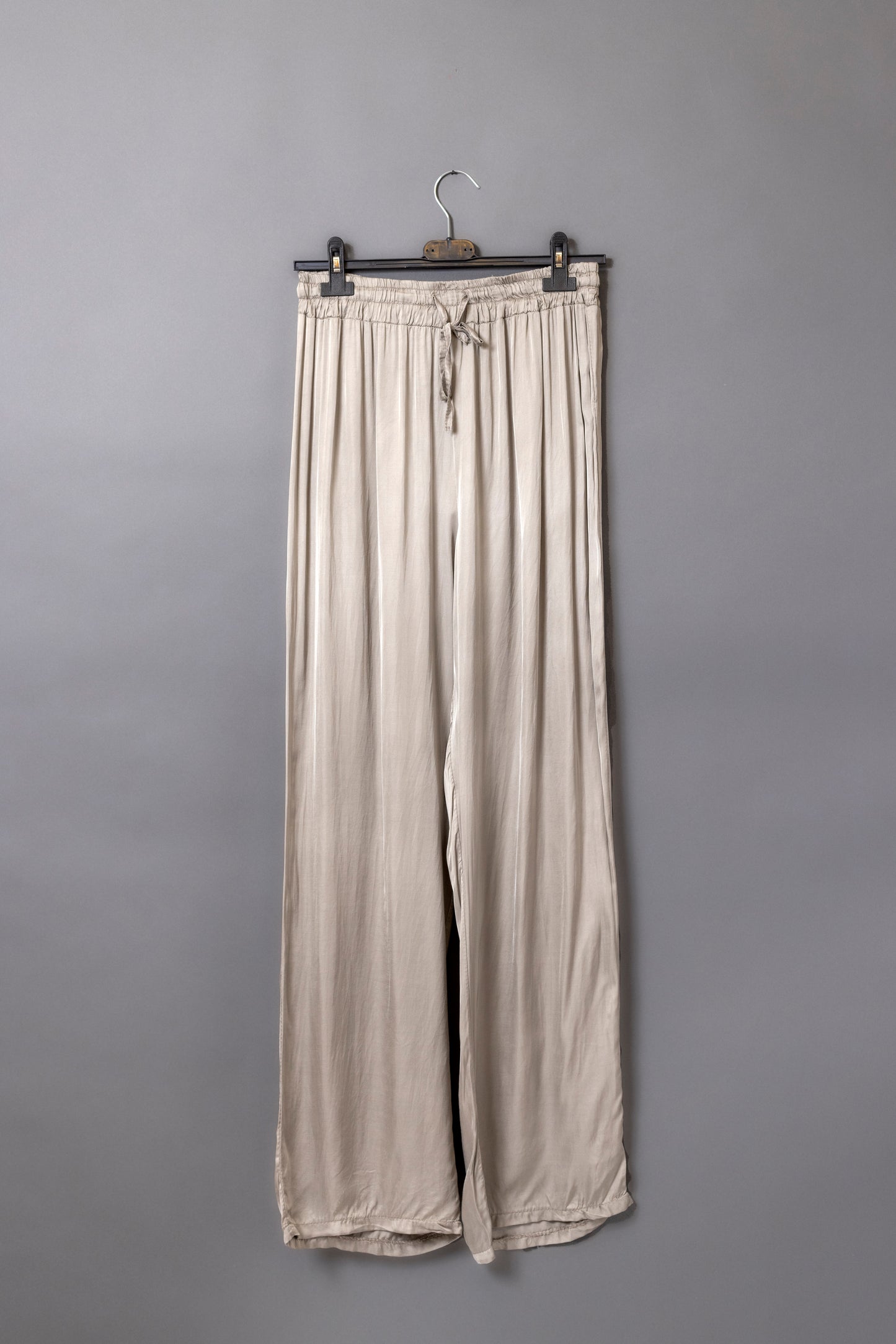 Pantalón fluido mezcla viscos y seda